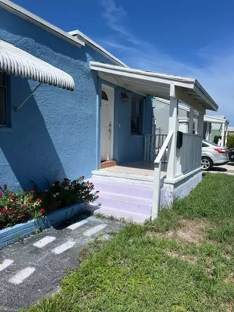 719 49th St, West Palm Beach, FL 33407