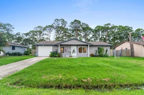 450 Truvall St SW, Palm Bay, FL 32908