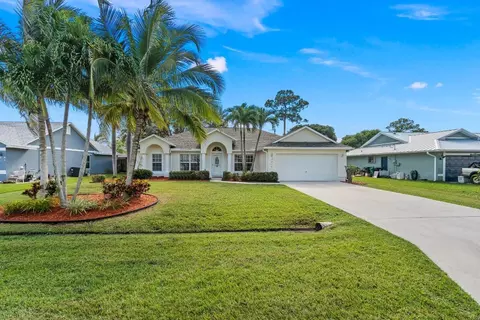 2412 SE Alfonso Ave, Port Saint Lucie, FL 34952