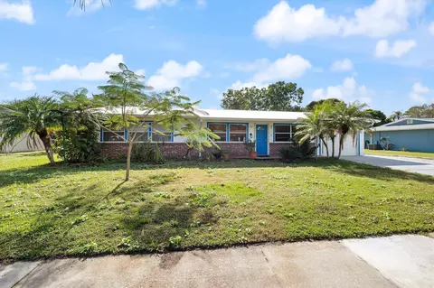 274 SW Lucero Dr, Port Saint Lucie, FL 34983