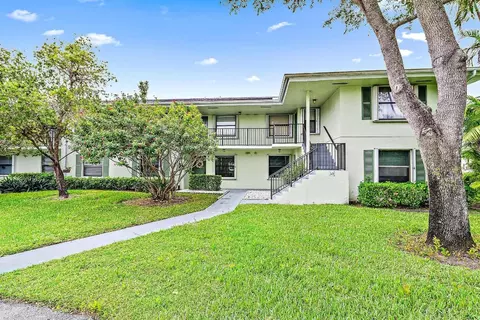 301 Sabal Ridge Cir #C, Palm Beach Gardens, FL 33418