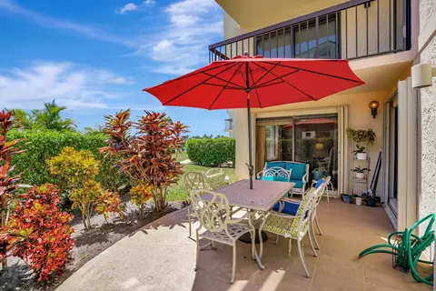 372 Golfview Rd #103, North Palm Beach, FL 33408
