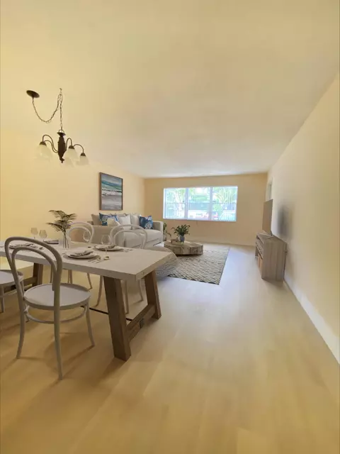 1516 S Lakeside Dr #112, Lake Worth Beach, FL 33460