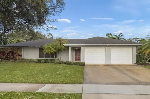 1192 Essex Dr, Wellington, FL 33414