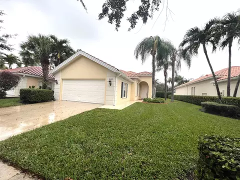 2028 Valencia Dr, Delray Beach, FL 33445