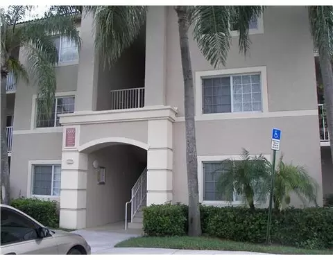 5005 Wiles Rd #307, Coconut Creek, FL 33073