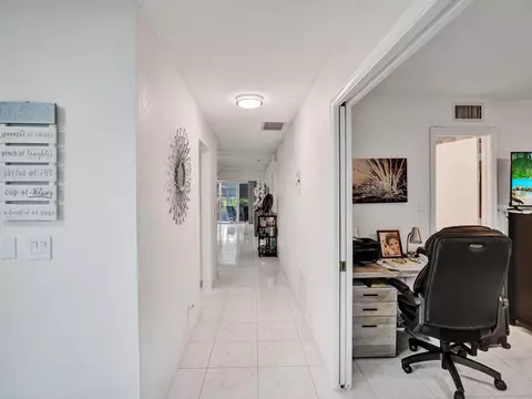 1640 NW 18th Ave N #104, Delray Beach, FL 33445