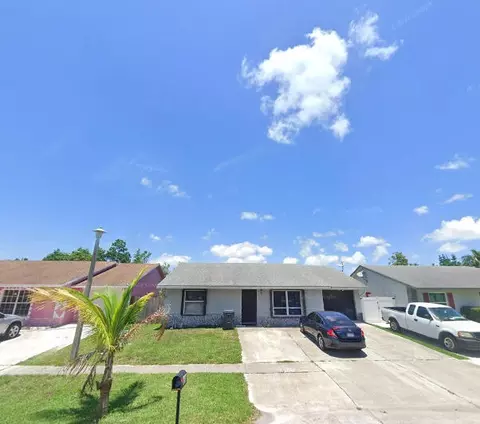 6075 Oak Royal Dr, Lake Worth, FL 33463