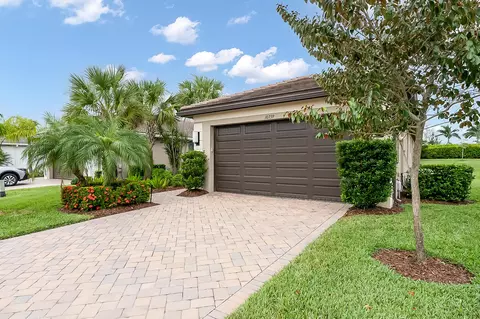 10739 SW Sunray St, Port Saint Lucie, FL 34987