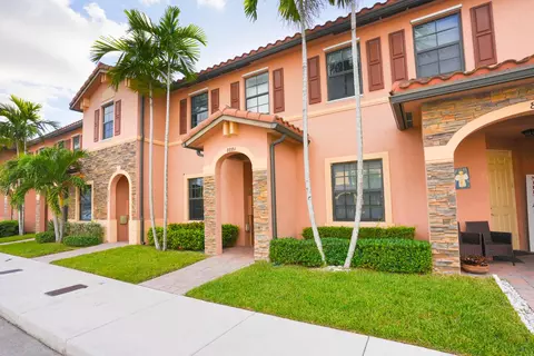 8884 W 35th, Hialeah, FL 33018