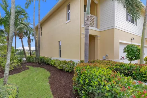 3124 Yorkshire Ln, Palm Beach Gardens, FL 33418
