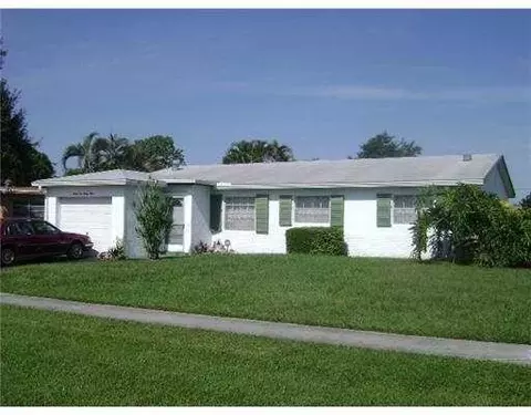 3433 Pinehurst Dr, Lake Worth, FL 33467