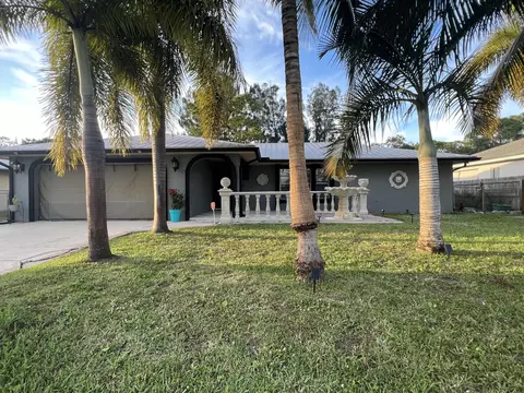 479 SE Fallon Dr, Port Saint Lucie, FL 34983