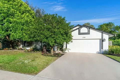 1759 Shower Tree Way, Wellington, FL 33414