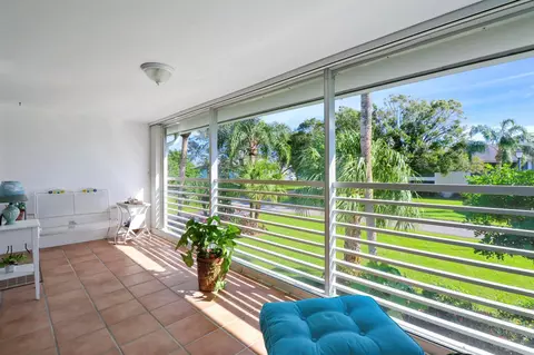 4 Garden St #207N, Tequesta, FL 33469