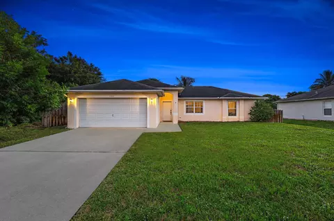 1525 SE Croquet St, Port Saint Lucie, FL 34983