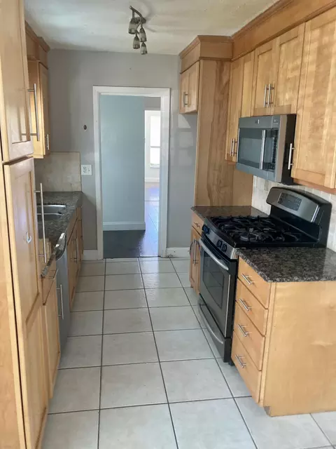 271 NE Faring Ave, Port Saint Lucie, FL 34983