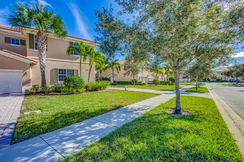 4575 Cadiz Cir, Palm Beach Gardens, FL 33418