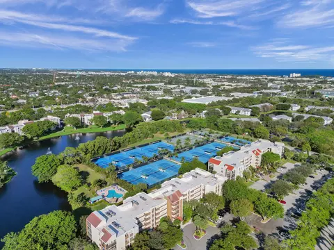 955 Egret Cir #B-110, Delray Beach, FL 33444