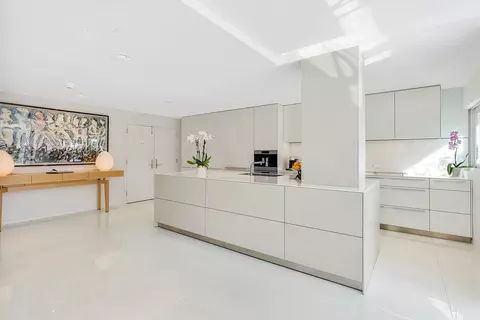 130 Sunrise Ave #207, Palm Beach, FL 33480