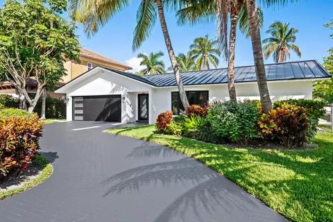 933 Banyan Dr, Delray Beach, FL 33483