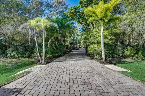 2072 SW Racquet Club Dr, Palm City, FL 34990