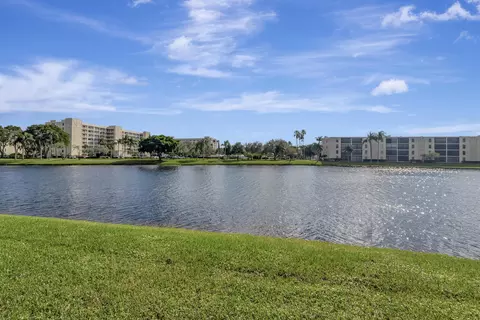 7320 Amberly # 210, Delray Beach, FL 33446