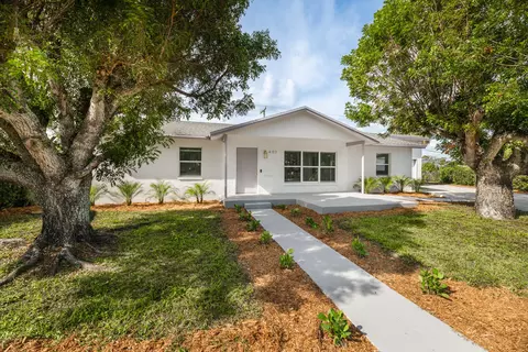 403 S 13th Ct, Lantana, FL 33462
