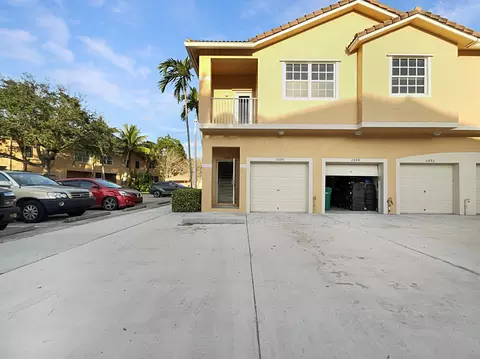 2896 Crestwood Ter #4202, Margate, FL 33063