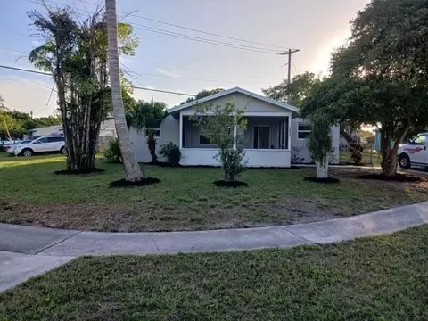3696 Tallulah Rd, Lake Worth, FL 33462