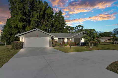 701 SE Polynesian Ave, Port Saint Lucie, FL 34983