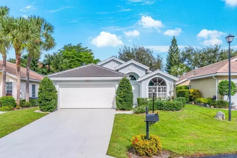 2757 S Clearbrook Cir, Delray Beach, FL 33445