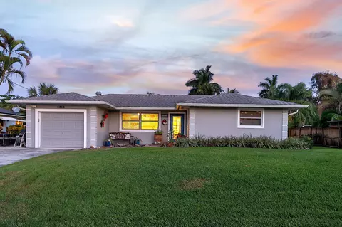 6866 Kingston Dr, Lake Worth, FL 33462