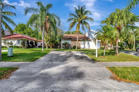 4587 NW 3rd Dr, Delray Beach, FL 33445