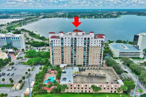 616 Clearwater Park Rd #807, West Palm Beach, FL 33401