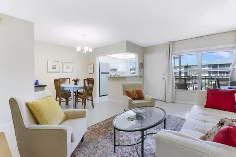 806 SE 7th St #307, Deerfield Beach, FL 33441