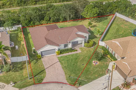 6216 NW Gatun Ct, Port Saint Lucie, FL 34986