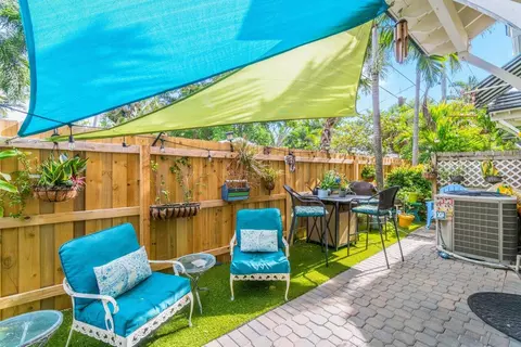 518 N Federal Hwy #2, Lake Worth, FL 33460