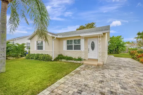1309 N Palmway, Lake Worth Beach, FL 33460