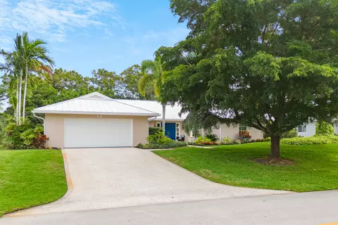 3581 SE Court Dr, Stuart, FL 34997