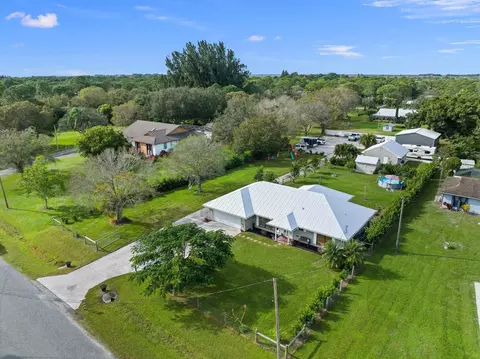 5417 Palmetto Dr, Fort Pierce, FL 34982