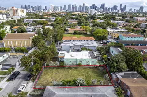 1568 SW 3, Miami, FL 33135