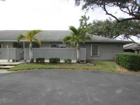 3980 NW Cinnamon Tree Cir, Jensen Beach, FL 34957