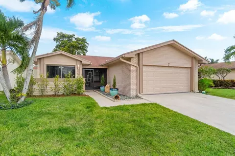 7 Fawlkland Cir, Boynton Beach, FL 33426