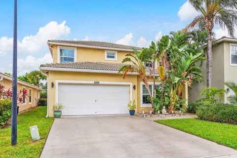 6828 Hendry Dr, Lake Worth, FL 33463