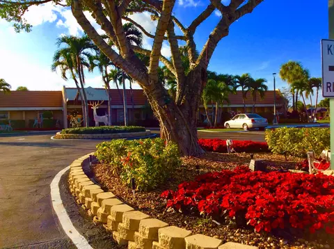 140 Lake Meryl Dr #235, West Palm Beach, FL 33411