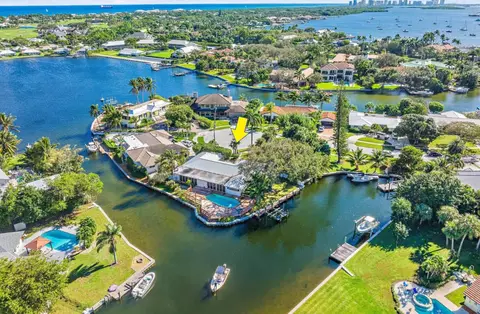 1487 Point Way, North Palm Beach, FL 33408