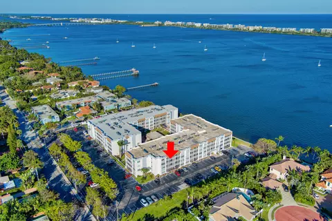 1516 S Lakeside Dr #314, Lake Worth Beach, FL 33460
