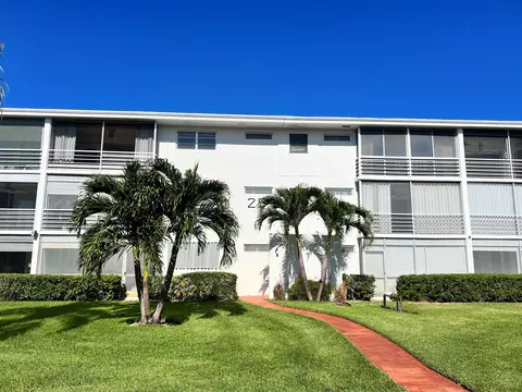 25 SE 13th St #B6, Boca Raton, FL 33432