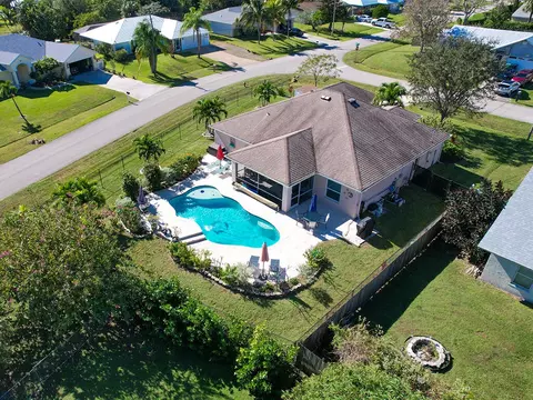 2097 SE Parrot St, Port Saint Lucie, FL 34952